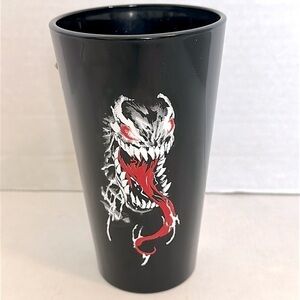 Black Venom Graphic Tumbler pint glass